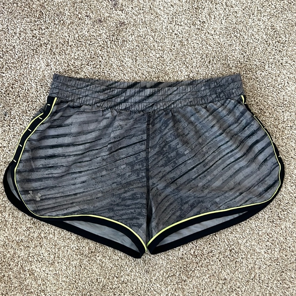 UNDER ARMOUR Heart Gear Shorts